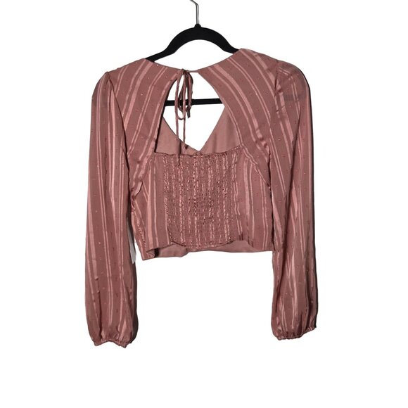 NWT Kirious Los Angeles Womens Long Sleeve Crop Top Size Small Date Dainty Vneck - Picture 3 of 10